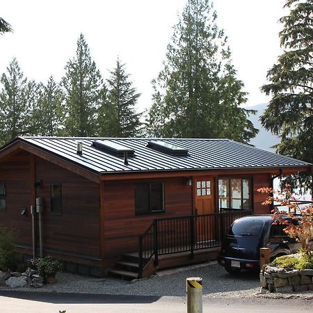 Tilby'S Rainbow Cottage Port Renfrew Bagian luar foto