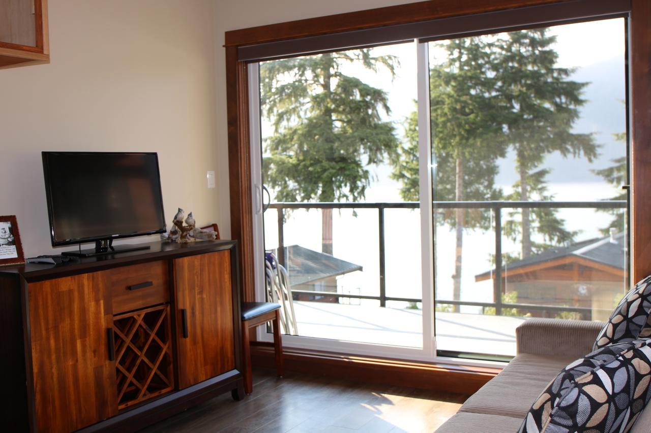 Tilby'S Rainbow Cottage Port Renfrew Bagian luar foto