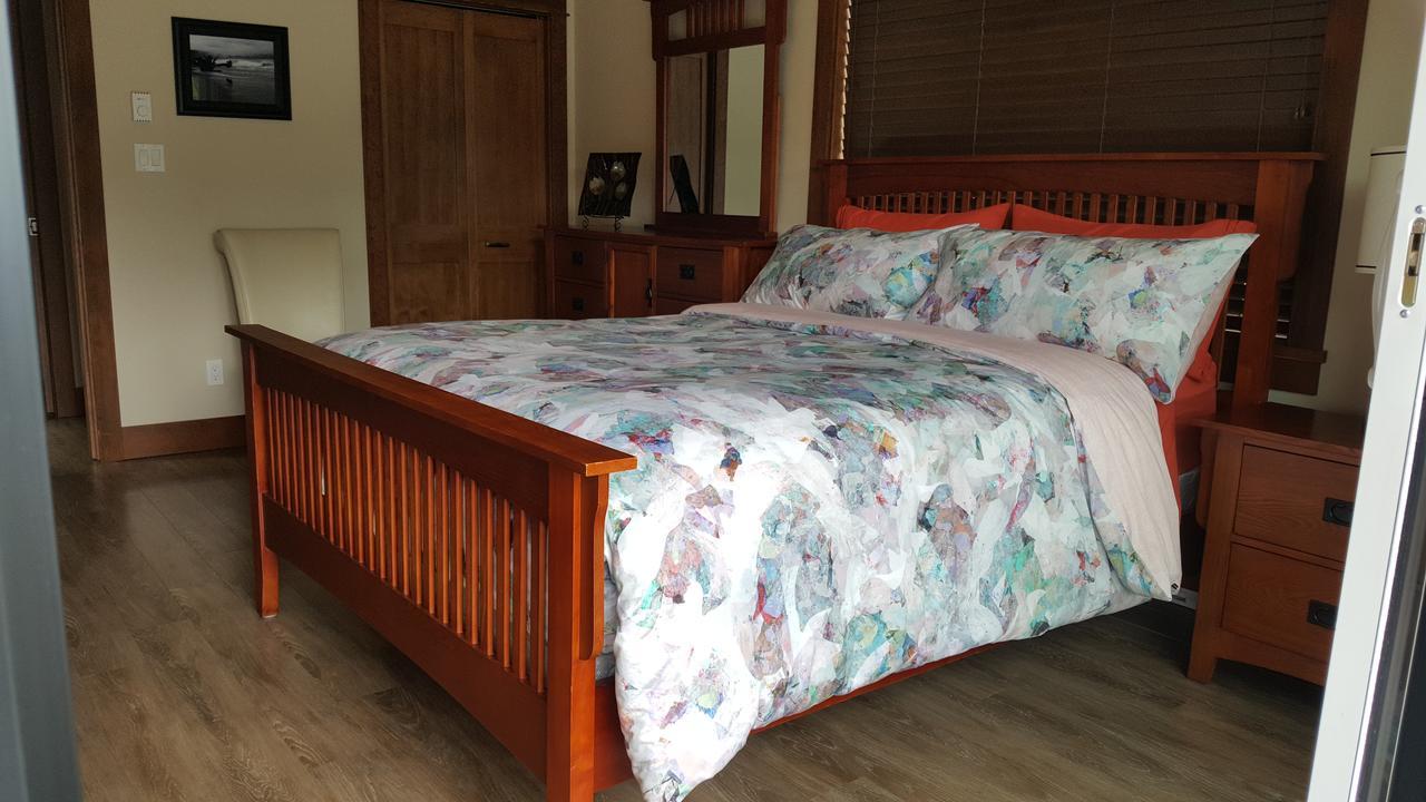 Tilby'S Rainbow Cottage Port Renfrew Bagian luar foto